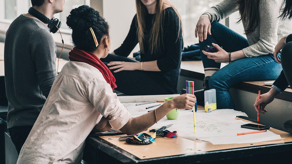 対話するグループ